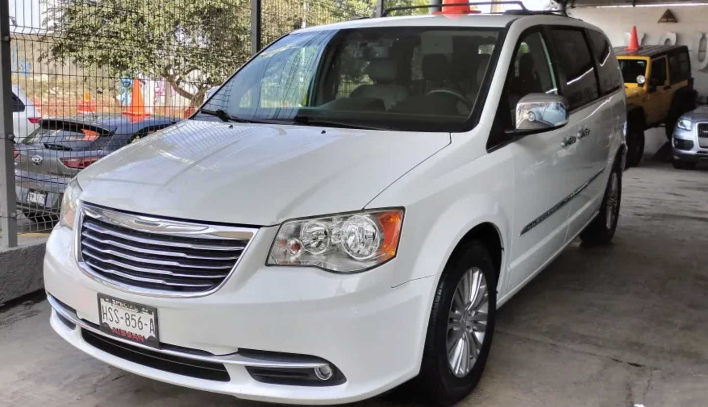 Chrysler Town & Country 3.6 Touring Piel Mt